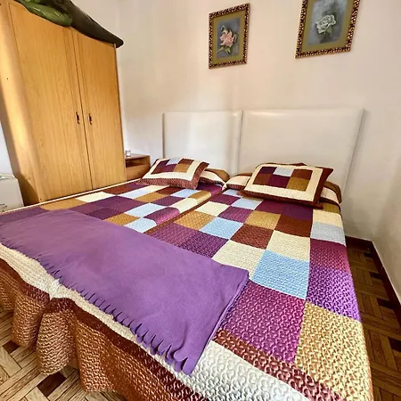 Casa Familiar En Meruelo Con Jardin *