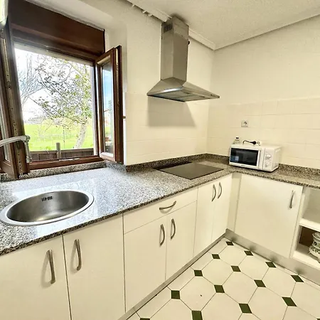 Casa Familiar En Meruelo Con Jardin San Miguel de Meruelo