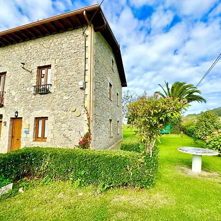 Casa Familiar En Meruelo Con Jardin Holiday home San Miguel de Meruelo