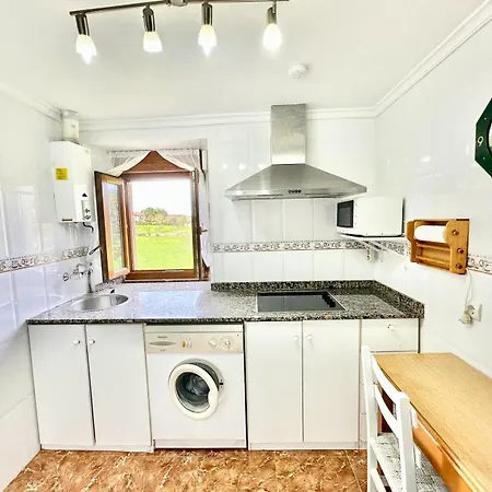 Casa Familiar En Meruelo Con Jardin Hébergement de vacances