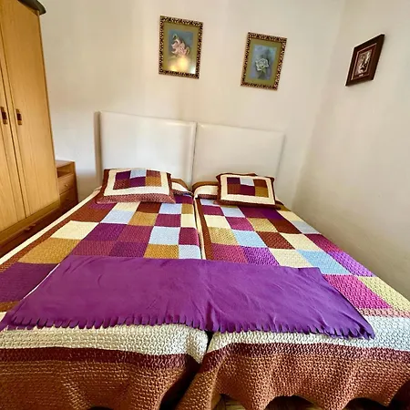 Casa Familiar En Meruelo Con Jardin